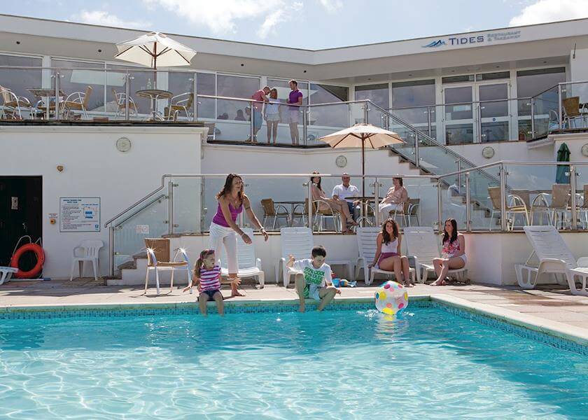 Pool/Beach Area