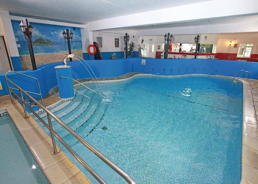 Pool/Beach Area