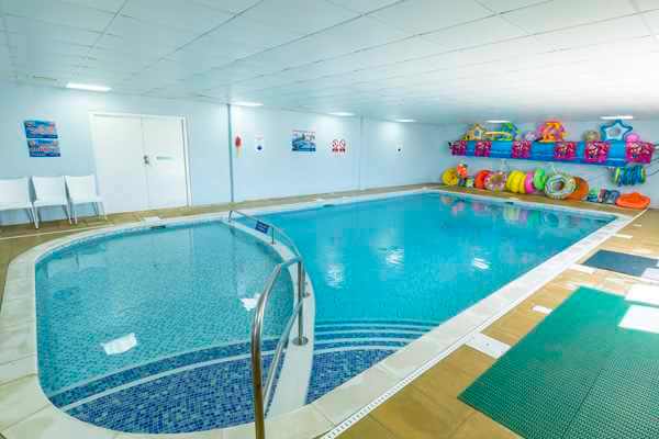 Pool/Beach Area
