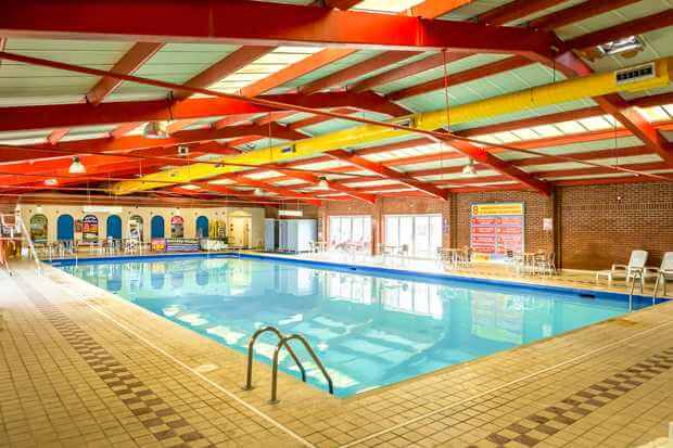 Pool/Beach Area