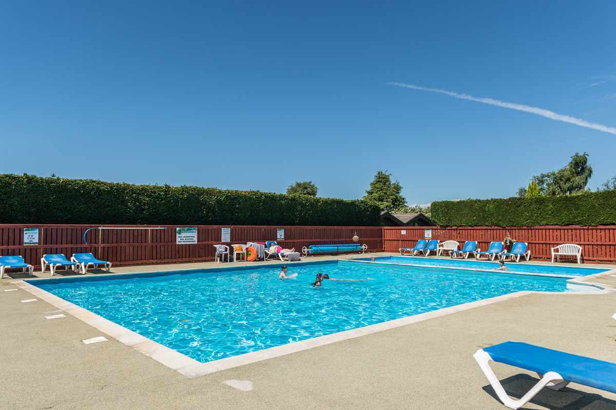 Pool/Beach Area