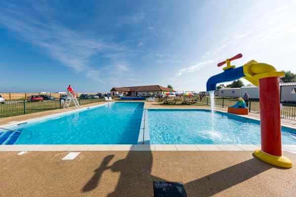Pool/Beach Area