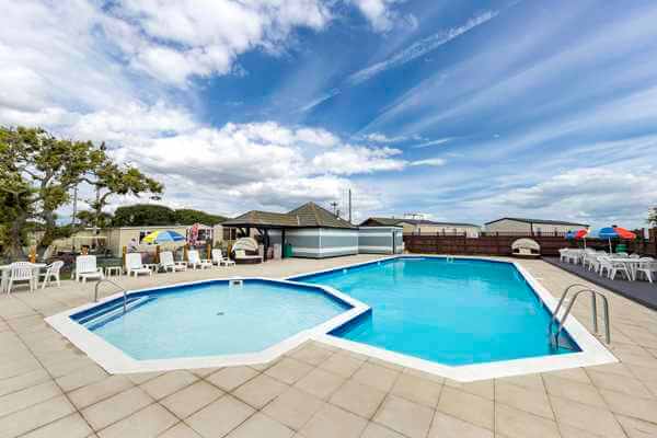 Pool/Beach Area