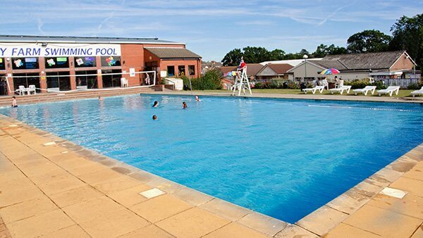 Pool/Beach Area