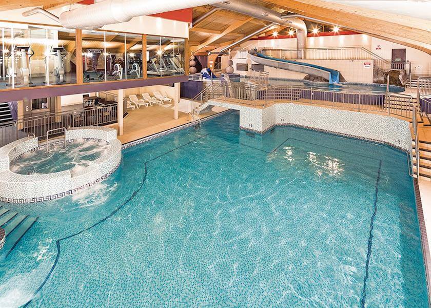Pool/Beach Area