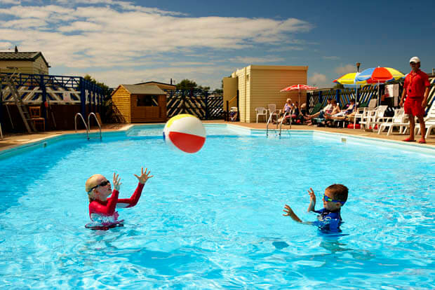 Pool/Beach Area
