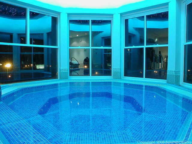 Pool/Beach Area