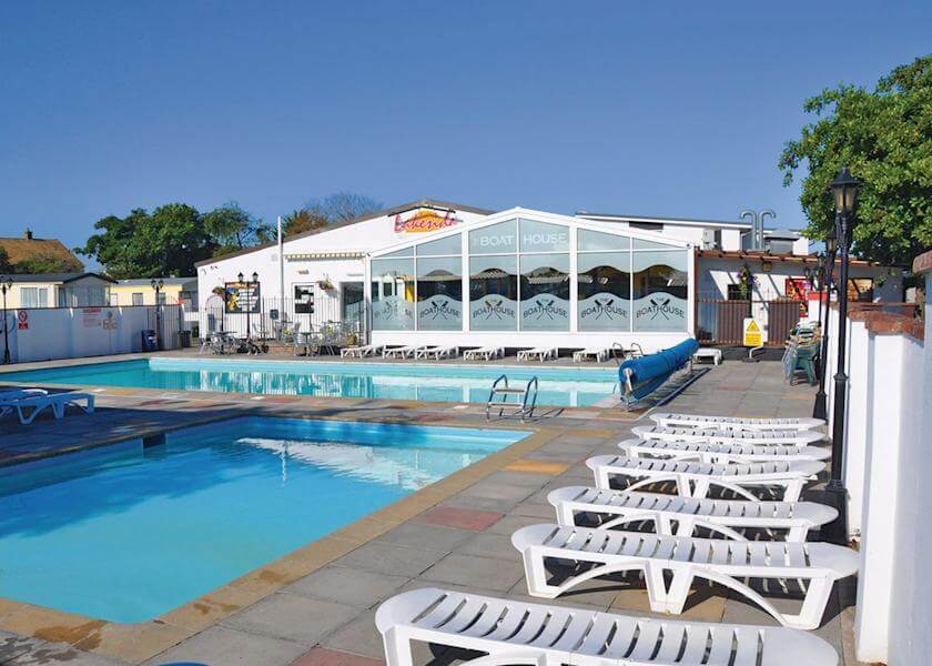 Pool/Beach Area