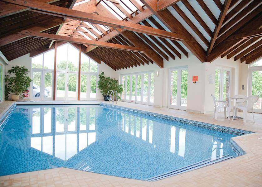 Pool/Beach Area