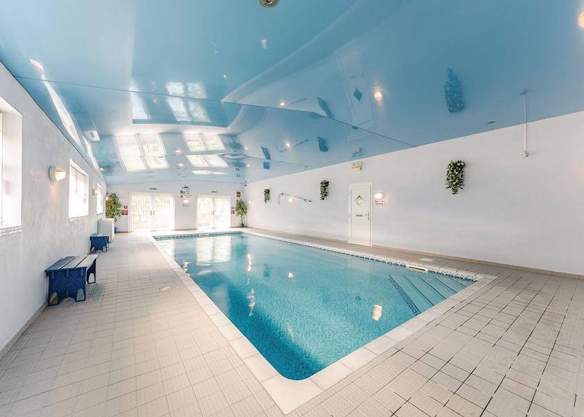 Pool/Beach Area