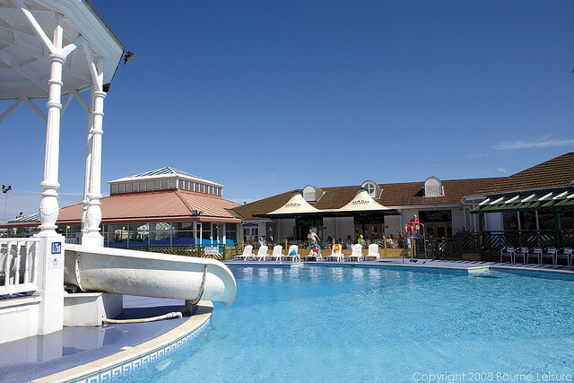 Pool/Beach Area