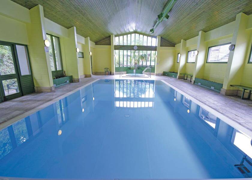 Pool/Beach Area